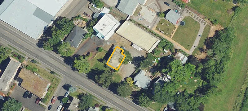 435 Young St