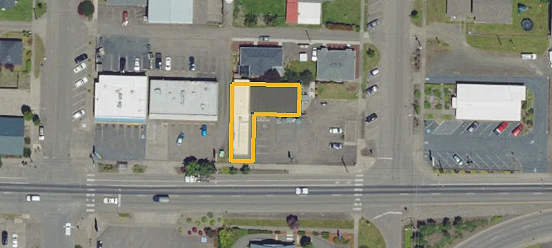 1427 Main St