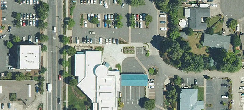 1330 Poplar Dr
