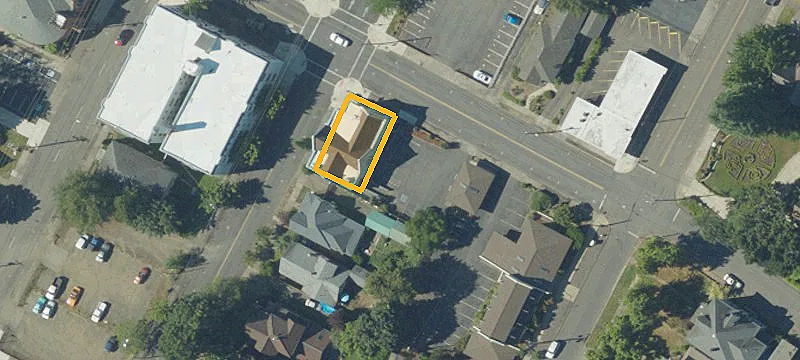 809 Main St