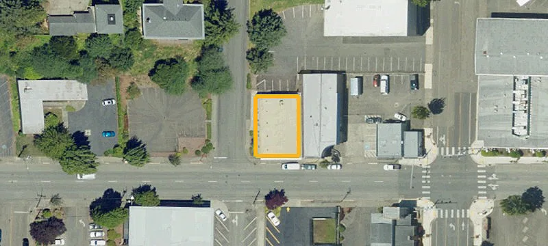 490 Commercial Ave