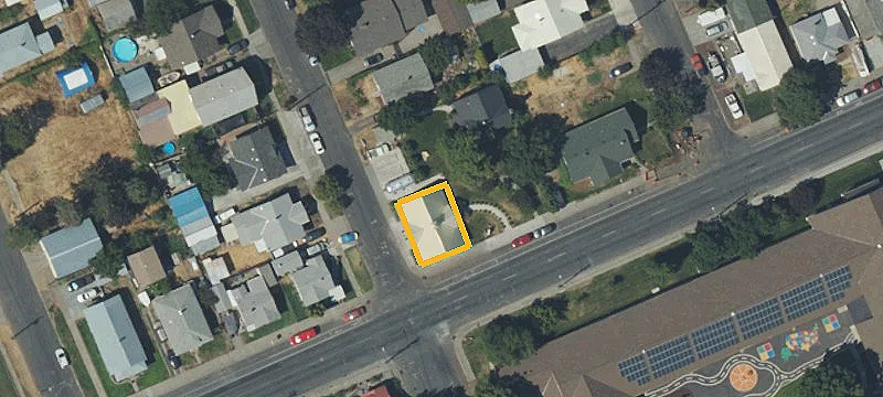 1413 Emigrant Ave
