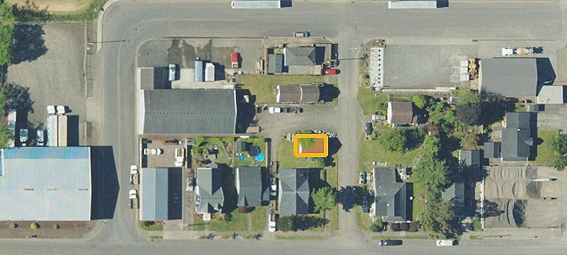 8 Douglas Ave