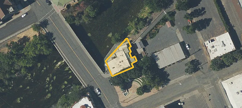 4 Main St