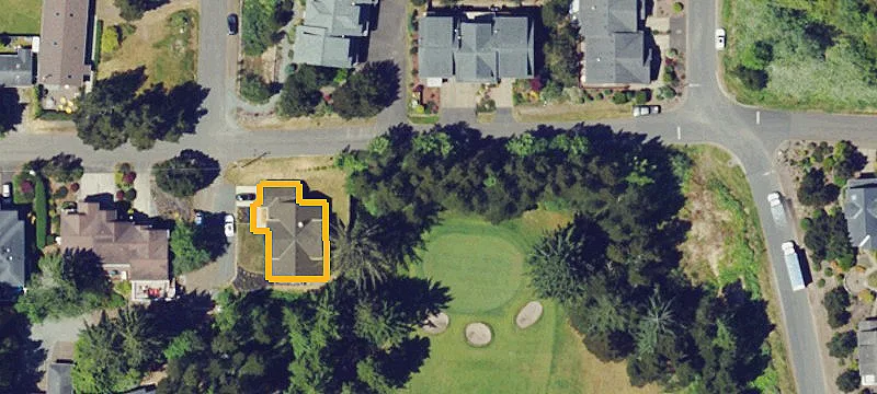 894 Lakeview Dr