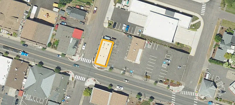 416 3rd St
