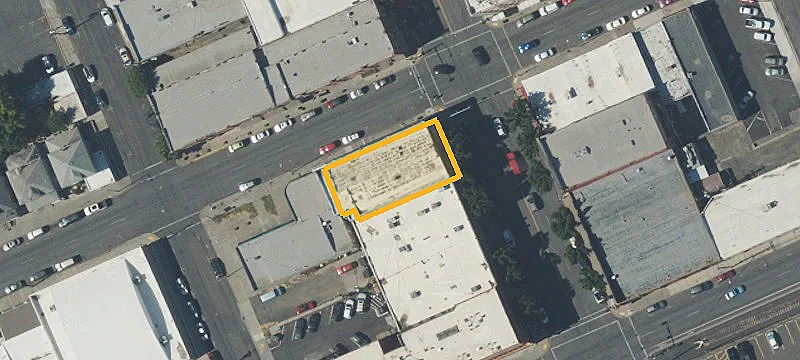 403 Main St