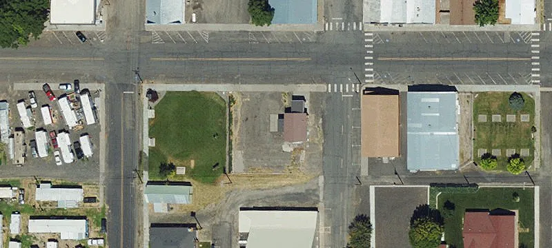 320 Main St