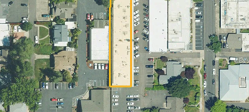 832 Main St