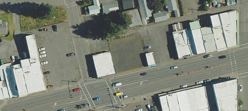 1218 Main St
