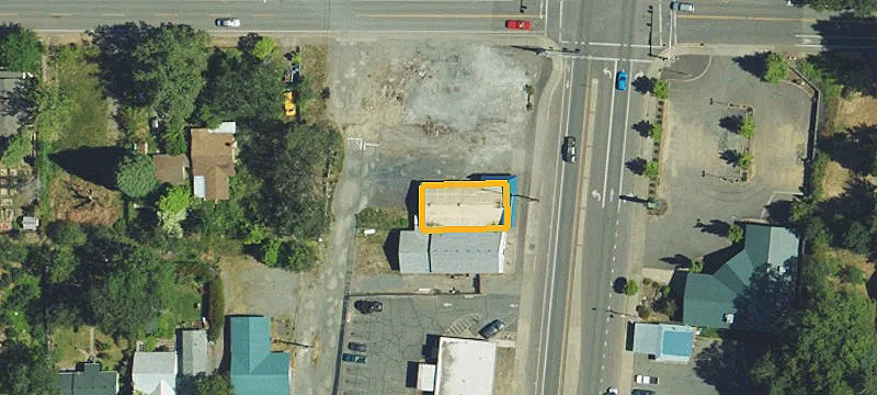 144 Redwood Hwy
