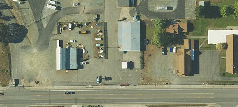 1660 Redwood Ave