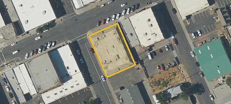 206 Ct Ave