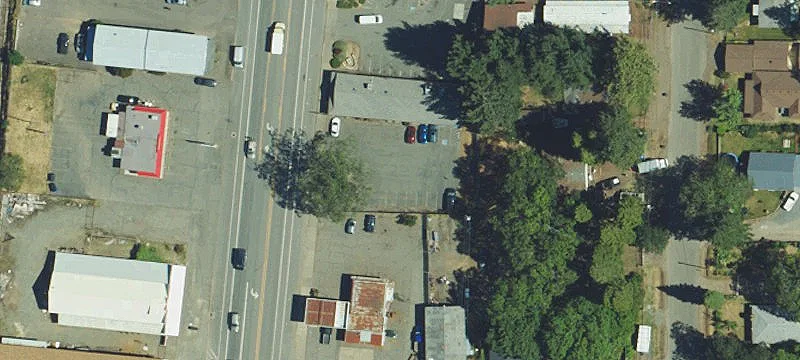 223 Redwood Hwy