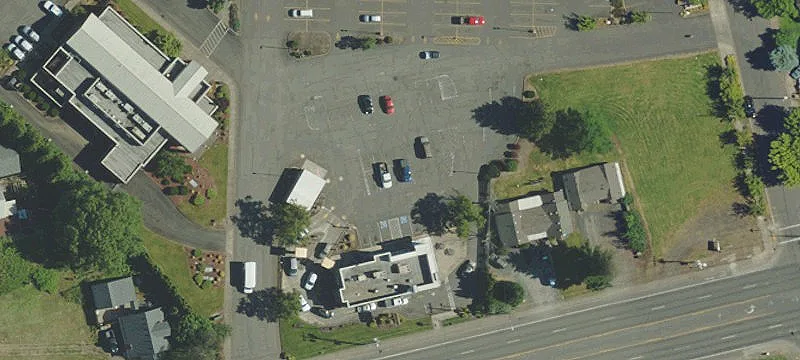 2000 Main St
