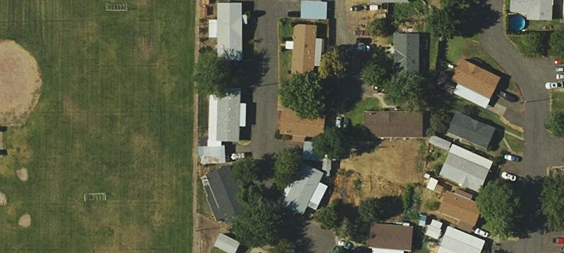 637 8th Ave