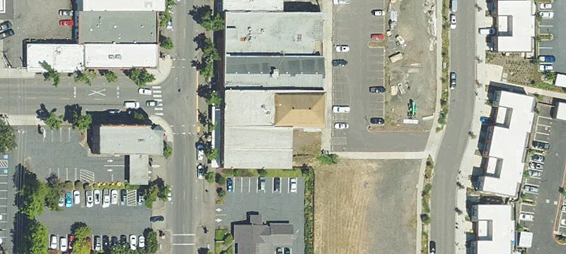 301 Main St