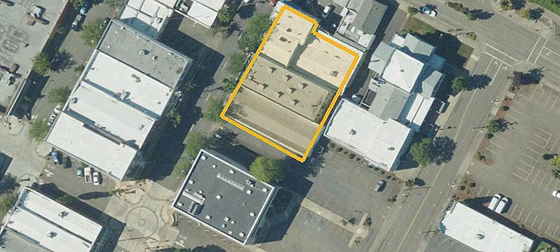 439 Main St