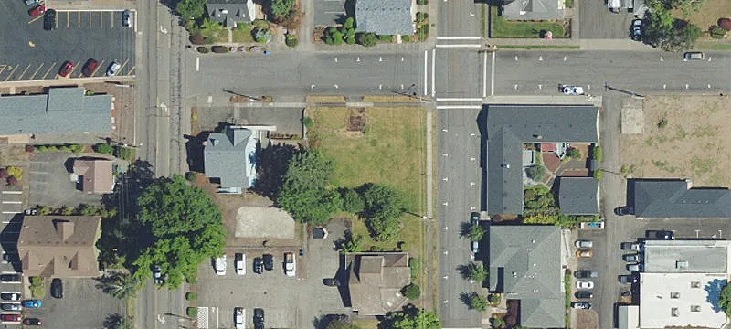 573 2nd Ave