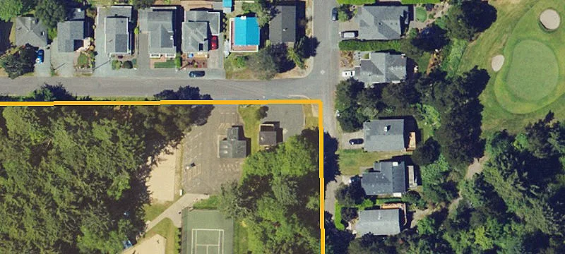 290 Pacific Ln