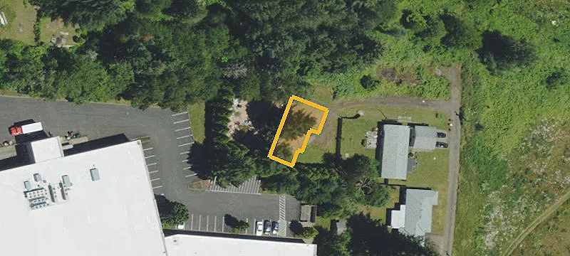 920 Peacock Ln