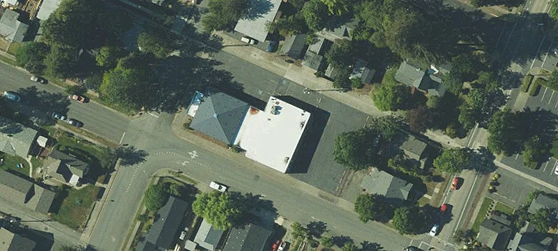 320 Nwe St