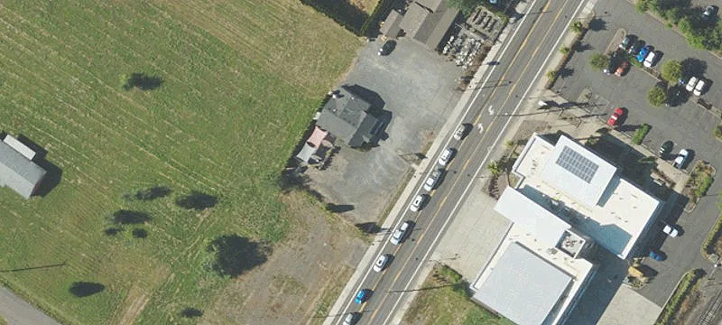 810 Hwy 99w