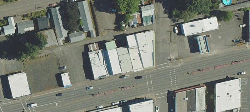 1252 Main St