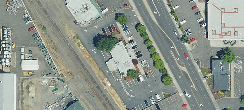 1128 Riverside Ave