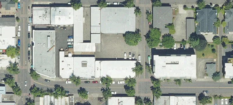 323-335 Wi Ne Roberts Ave