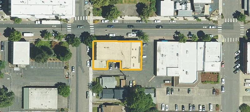 123 Main E St