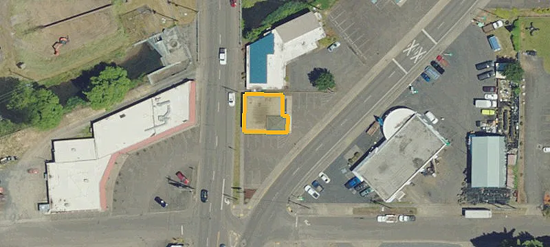 1195 Main St
