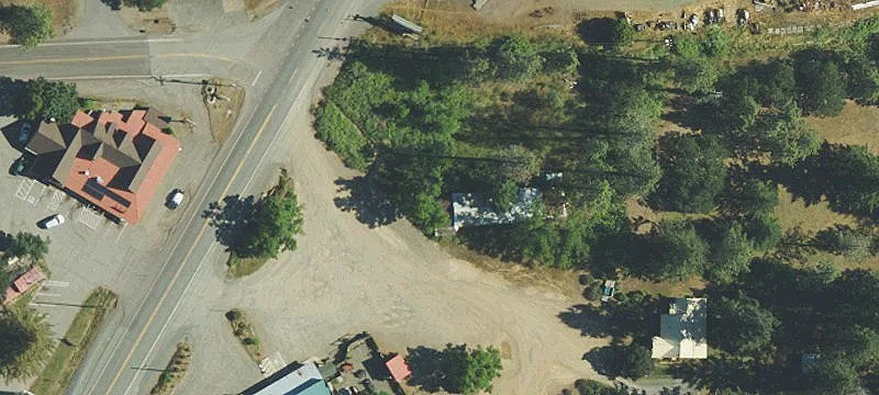 33095 Redwood Hwy