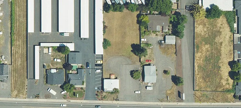 2544 Main St