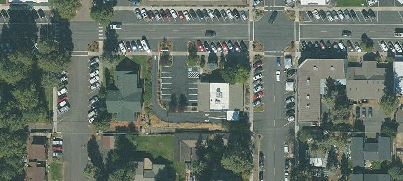 123 Hood Ave