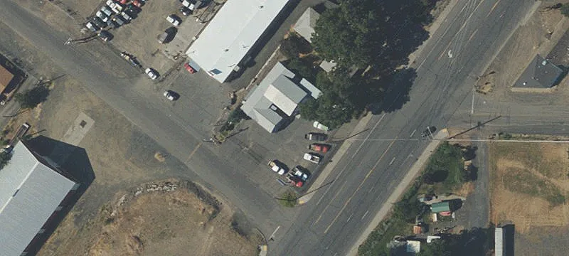 2704 Riverside Ave