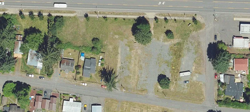 718 Santiam Blvd