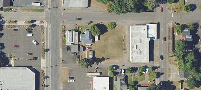 1200 Blk Lewis SE St