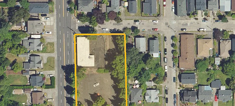2440th Se Cesar E Chavez Blvd