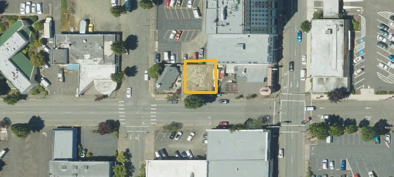 178 Commercial Ave
