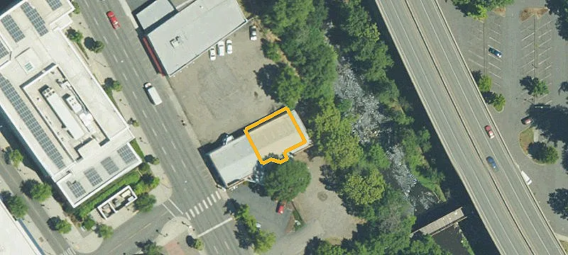 143 Riverside Ave