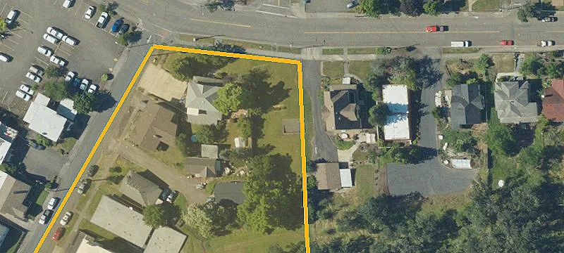 1175 Douglas Ave