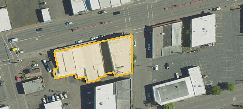 1295 Main St