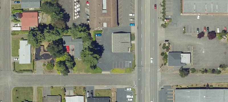 3090 Broadway Ave