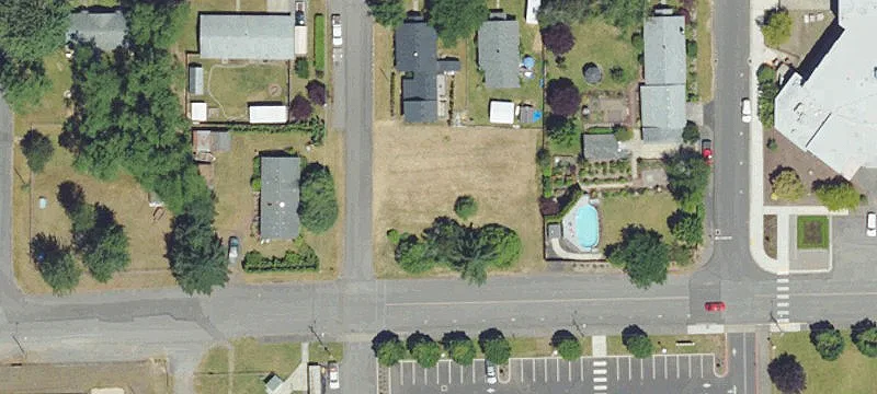 482 5th Ave