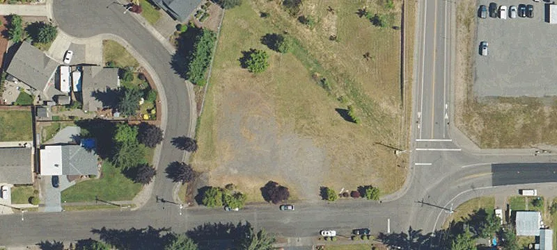 955 Santiam St