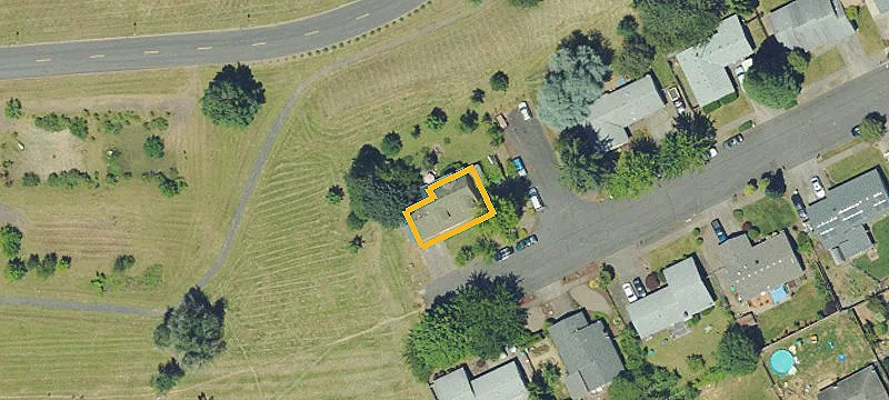 2737 27th Dr