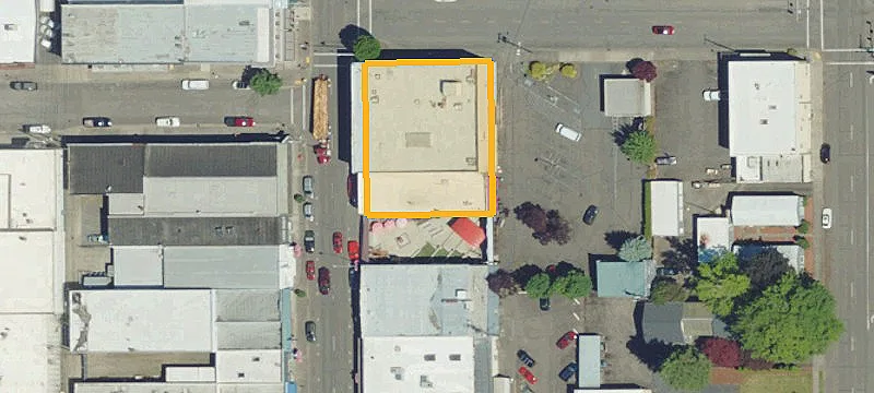 833 Main St