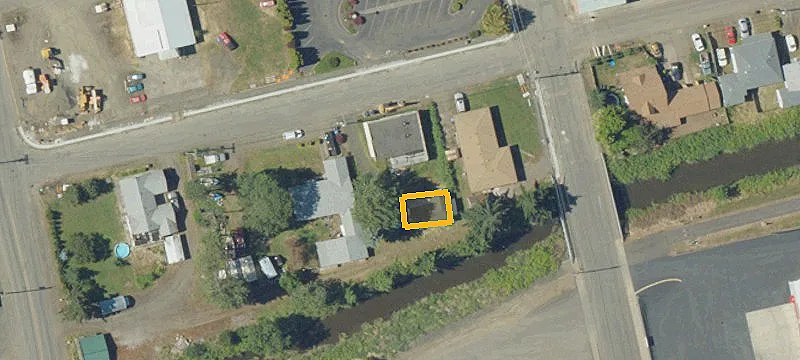 108 Everett Ave