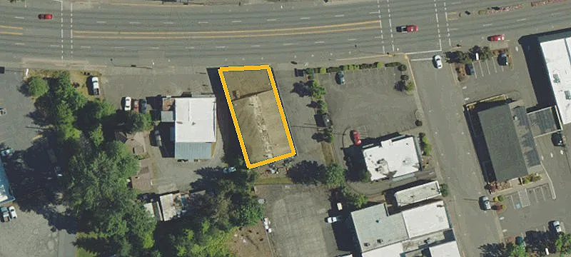 933 Main St